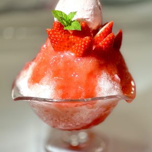 6月21日～　かき氷   いちご　始めました・・・