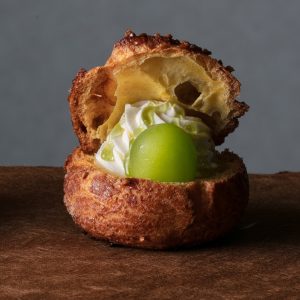 シャインマスカットシュークリーム